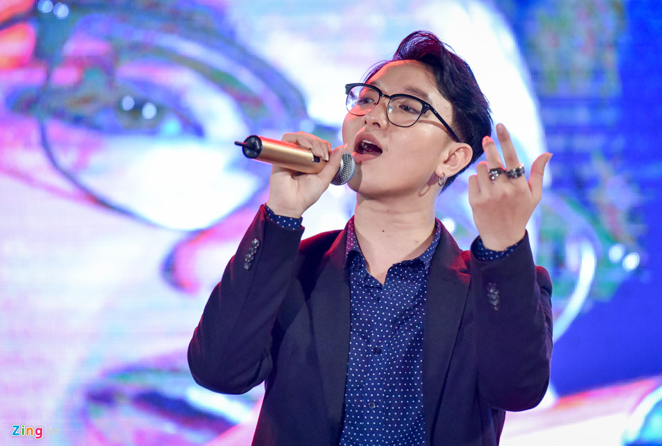 Nữ sinh Ngoại thương gây choáng ngợp với màn vũ đạo bốc lửa